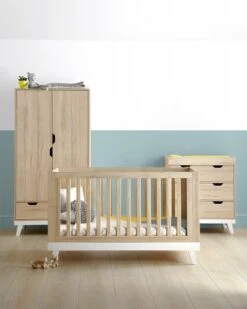 Mamas & Papas Lawson Cotbed -Stroller Shop 15 11 20163653142684 RALWC6000 Lawson With Wardrobe Lifestyle Hero Portrait