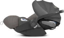 Cybex Cloud T I-Size Plus Group 0+ Baby Car Seat -Stroller Shop 16 10 2019883681758 CYB 20 y090 EU SOGR PLUS lieflatcanopyopen CloudZiSize screen ultra HD
