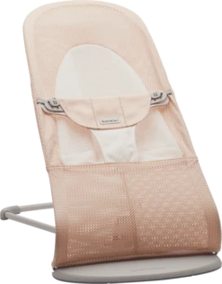 BabyBjörn Bouncer Bliss 3D Jersey 10 BabyBjörn Bouncer Bliss 3D Jersey -Stroller Shop 21 09 20222005847790 en 005142 babybjorn bouncer balance soft pearly pink white mesh lgf 01