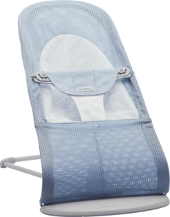 BabyBjörn Bouncer Bliss 3D Jersey 9 BabyBjörn Bouncer Bliss 3D Jersey -Stroller Shop 21 09 20223439137746 en 005143 babybjorn bouncer balance soft sky blue white mesh lgf 01