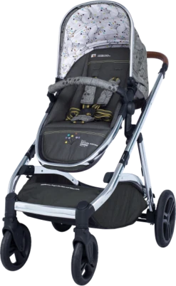 Cosatto Wow XL Dock I-Size Travel System Bundle -Stroller Shop 24 04 20202863683839 COSATTO WOW XL PRAM PUSHCHAIR HEDGEROW 20 RGB